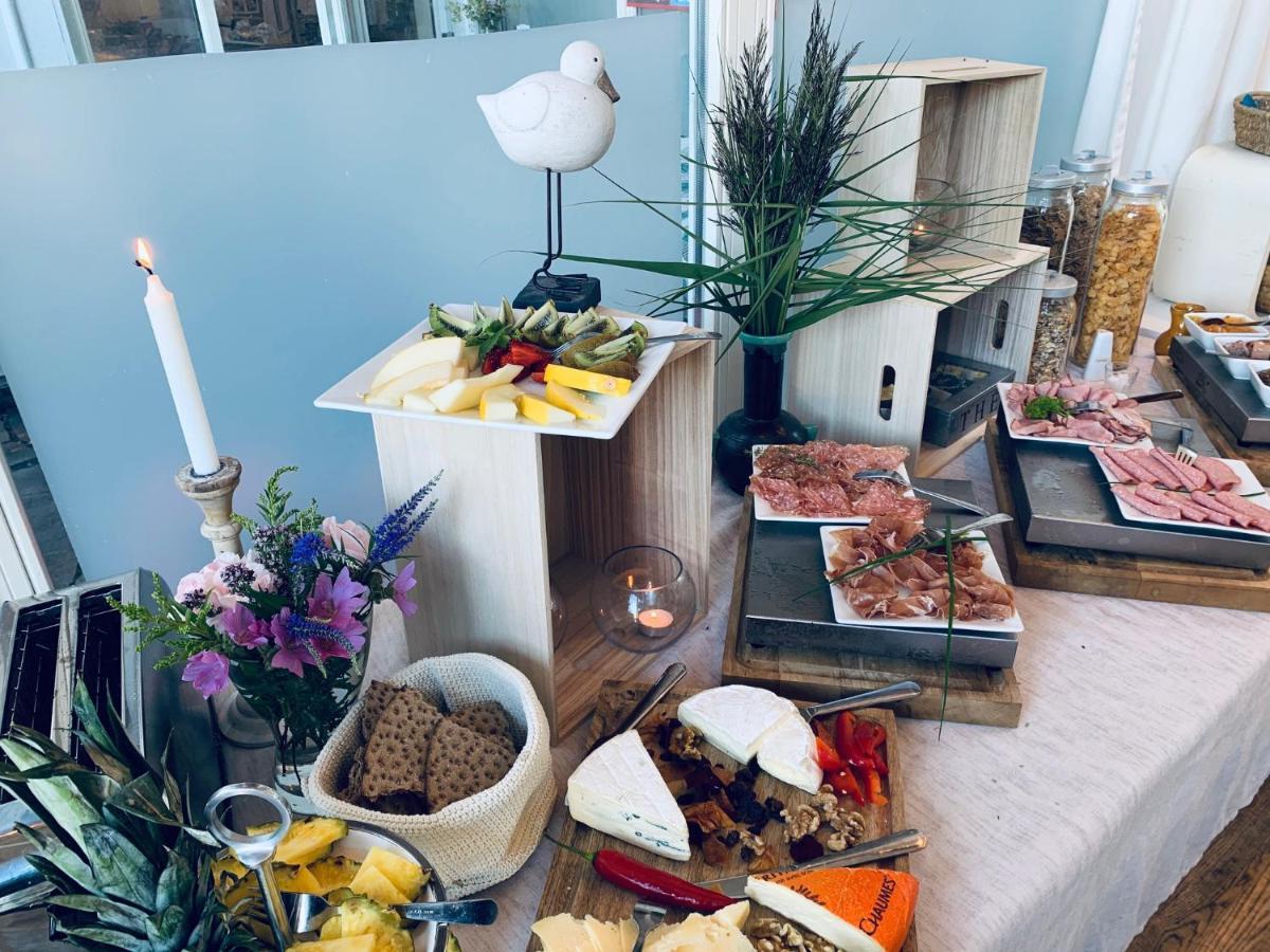 Noesundsgarden Hotell & Vandrarhem Bagian luar foto