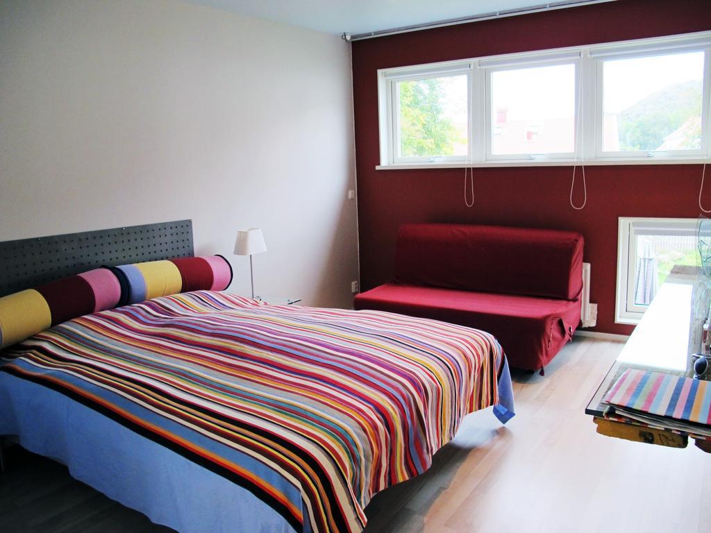 Noesundsgarden Hotell & Vandrarhem Bagian luar foto